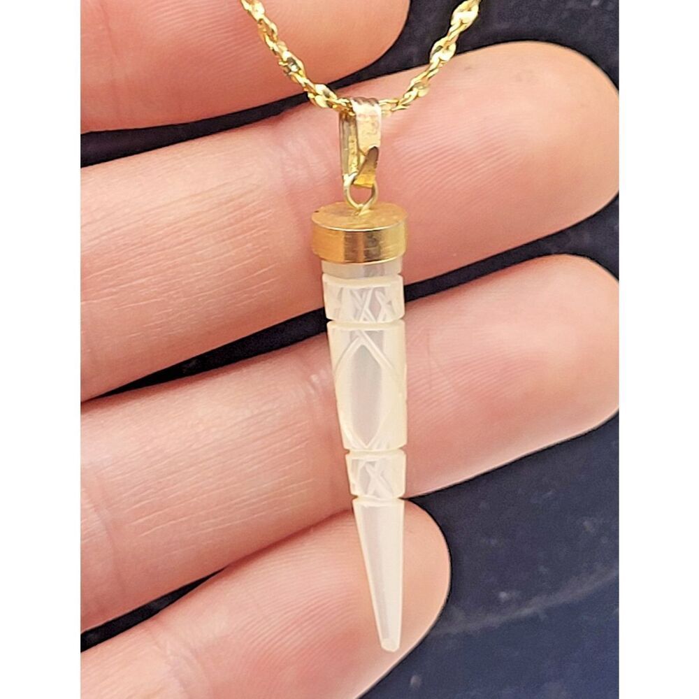 Estate Carved Mother of Pearl Tooth Shaped Pendant Necklace 16in - Picture 3 of 8